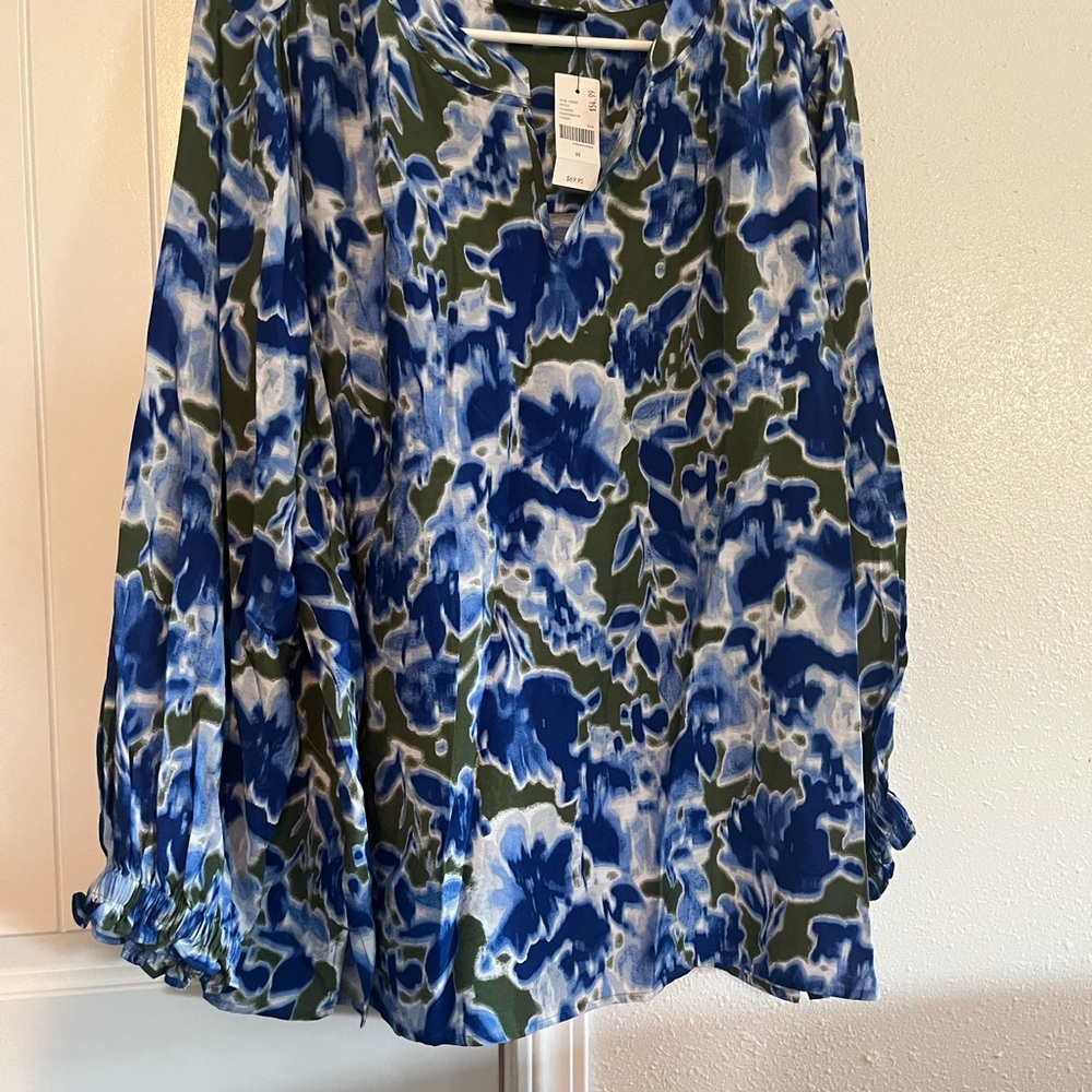 Lane Bryant Blue and Green Patterned Top pulse size 22 NWT
